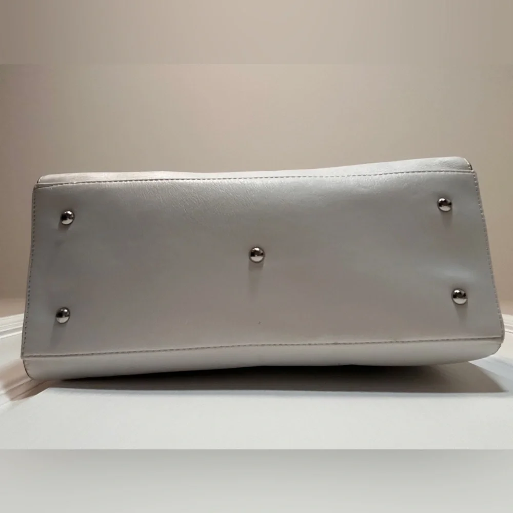 Vera Wang White Floral Baymar Tote